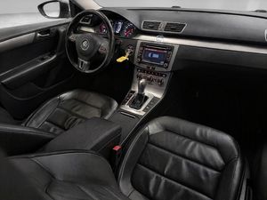 Volkswagen Passat bild 8