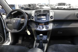 Toyota RAV4 bild 12