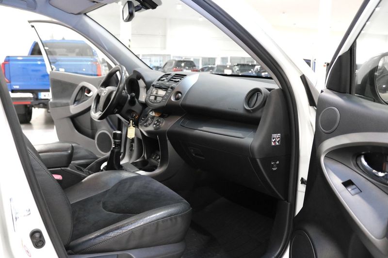 Toyota RAV4 bild 11