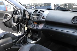 Toyota RAV4 bild 10