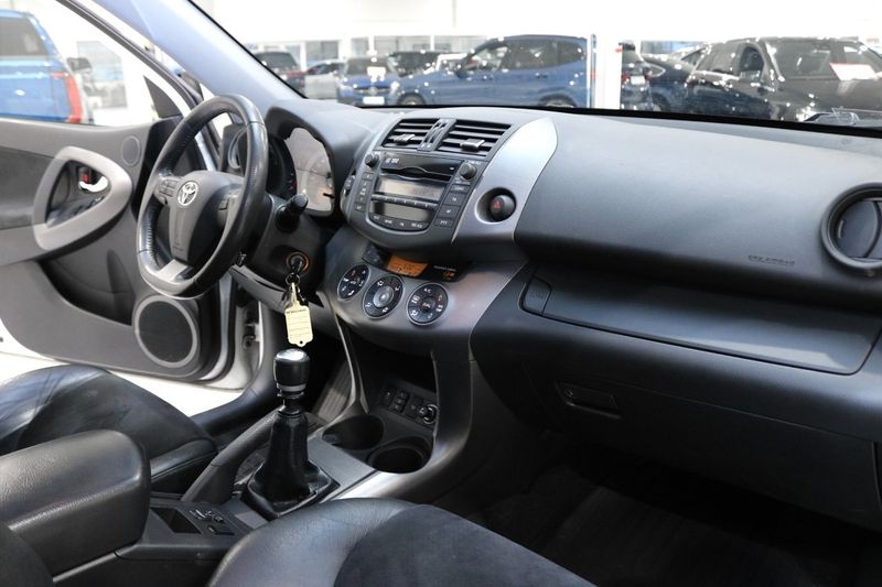 Toyota RAV4 bild 10