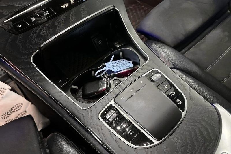 Mercedes GLC300 bild 12