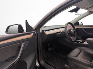 Tesla Model Y bild 12