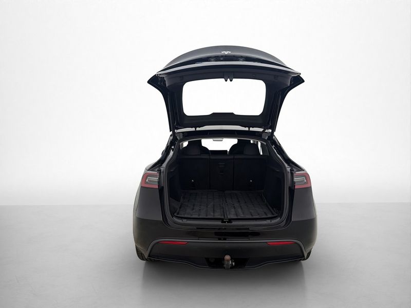 Tesla Model Y bild 18