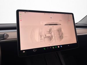 Tesla Model Y bild 26
