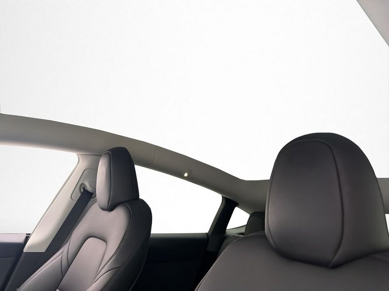 Tesla Model Y bild 21