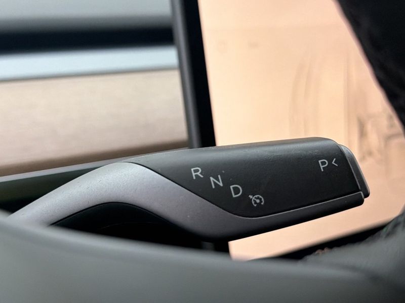 Tesla Model Y bild 34