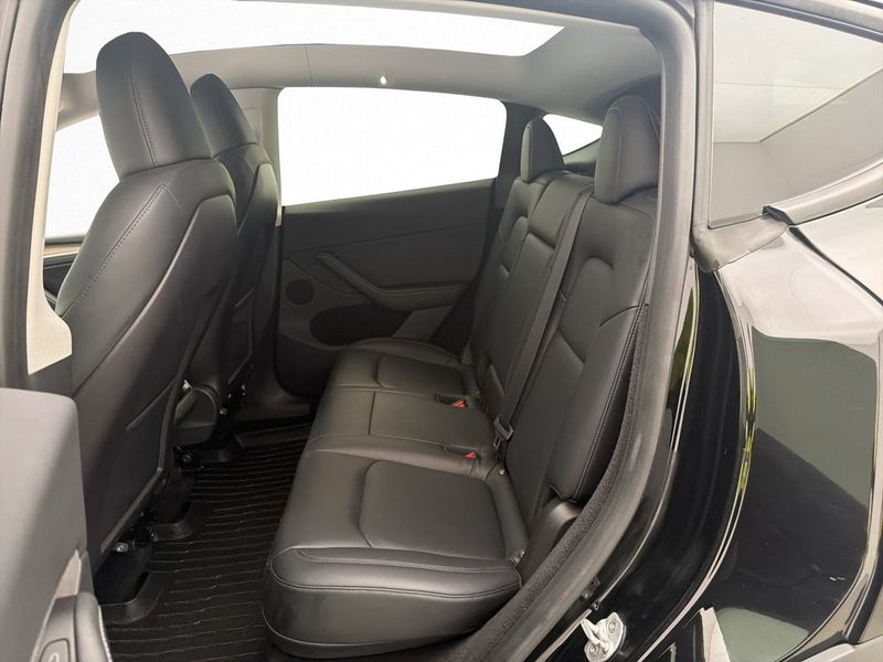 Tesla Model Y bild 19