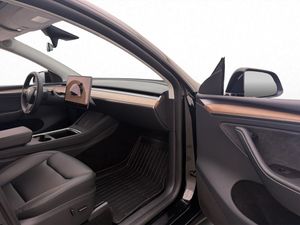 Tesla Model Y bild 16