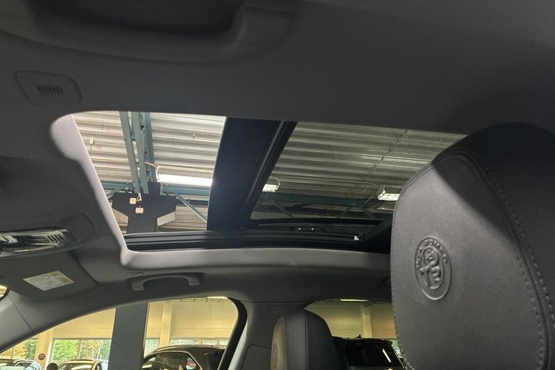 Alfa Romeo Stelvio bild 18