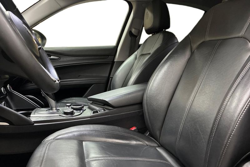 Alfa Romeo Stelvio bild 13