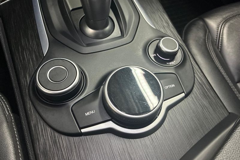 Alfa Romeo Stelvio bild 24