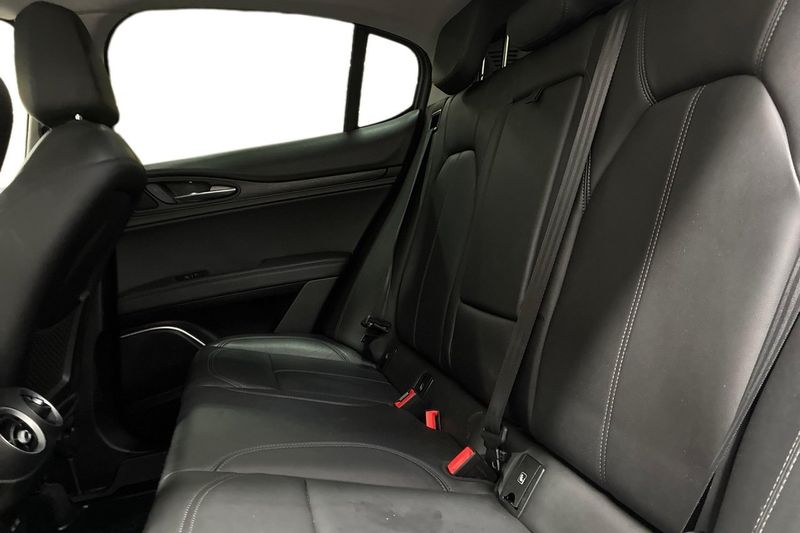 Alfa Romeo Stelvio bild 14