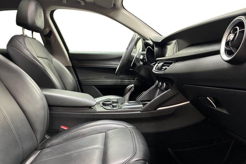 Alfa Romeo Stelvio bild 15