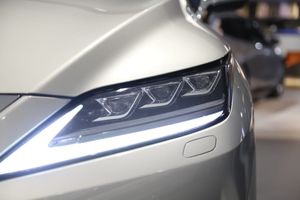 Lexus RX bild 8