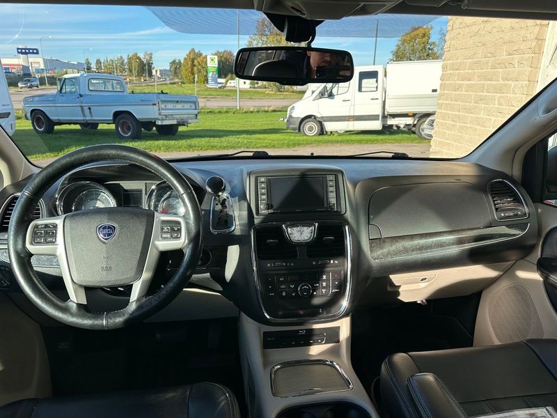 Lancia Voyager bild 5