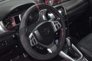 Suzuki Vitara bild 8