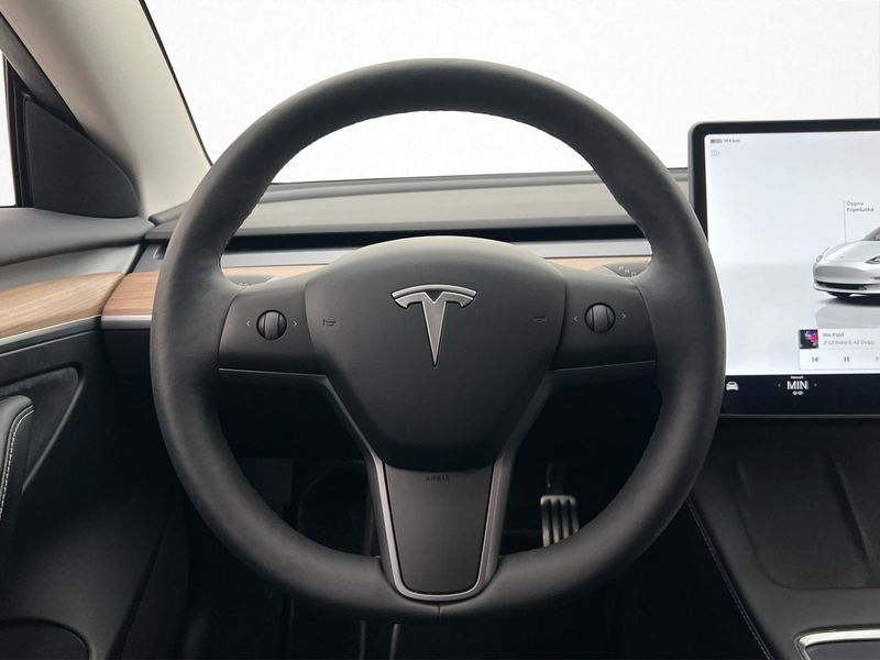 Tesla Model 3 bild 16