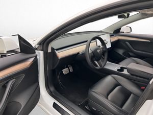 Tesla Model 3 bild 12