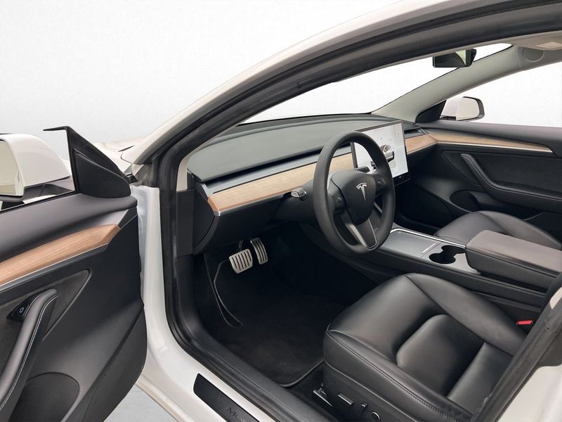 Tesla Model 3 bild 12