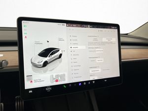 Tesla Model 3 bild 24