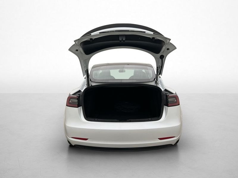 Tesla Model 3 bild 10