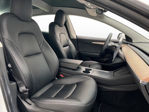 Tesla Model 3 bild 28