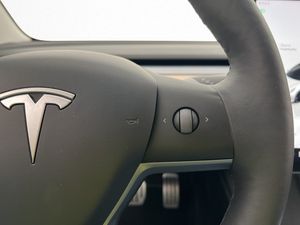 Tesla Model 3 bild 18