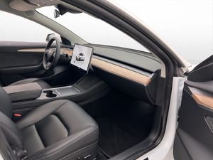 Tesla Model 3 bild 29