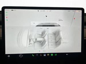 Tesla Model Y bild 25
