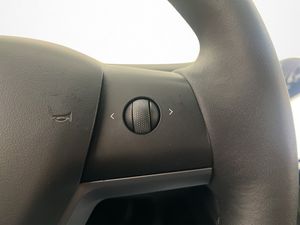 Tesla Model Y bild 17