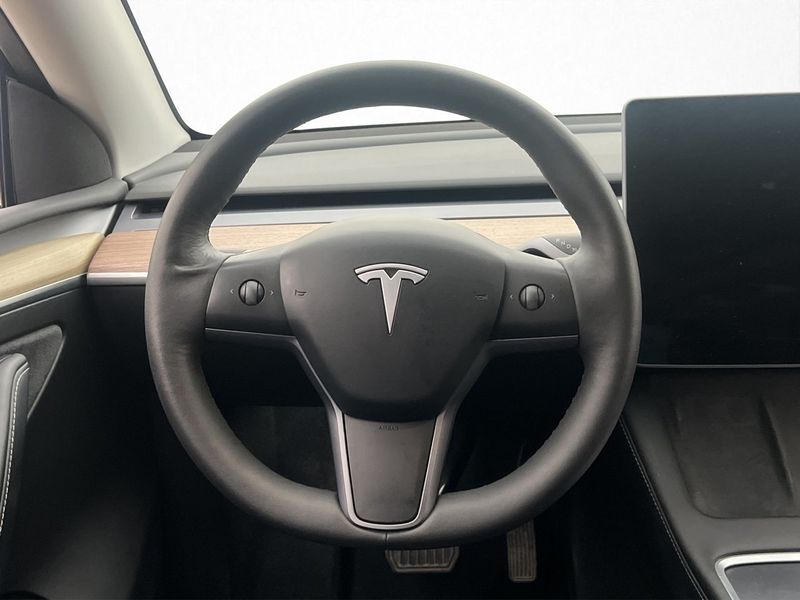 Tesla Model Y bild 14