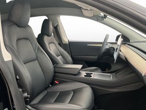 Tesla Model Y bild 28