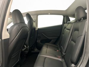 Tesla Model Y bild 27