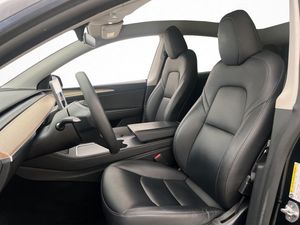 Tesla Model Y bild 12