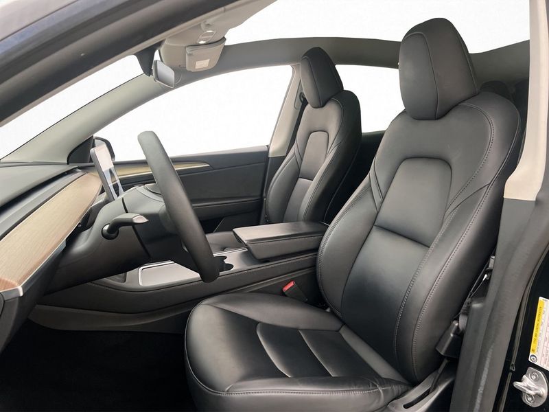 Tesla Model Y bild 12