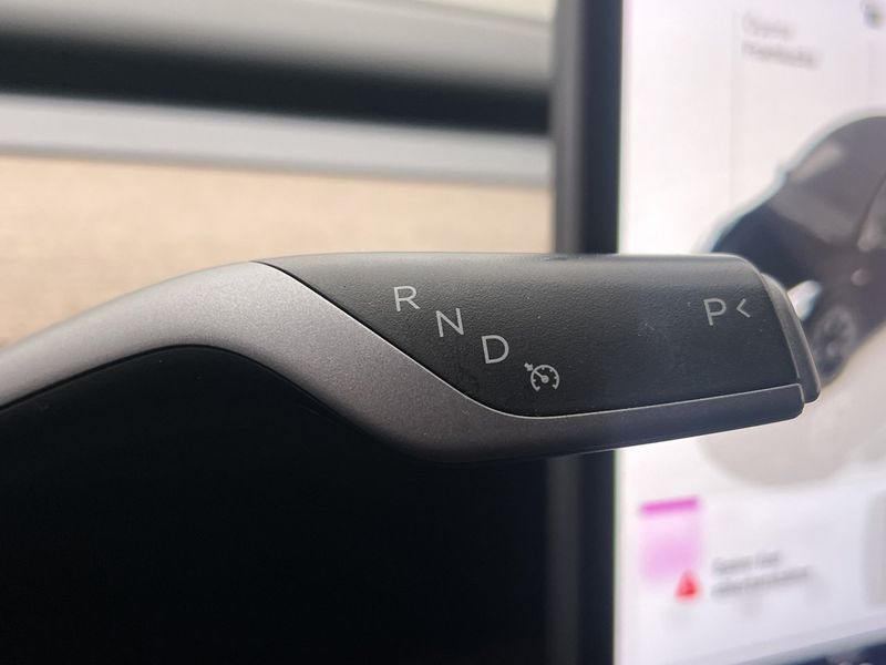 Tesla Model Y bild 18