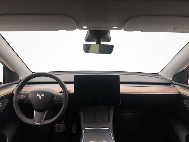 Tesla Model Y bild 13
