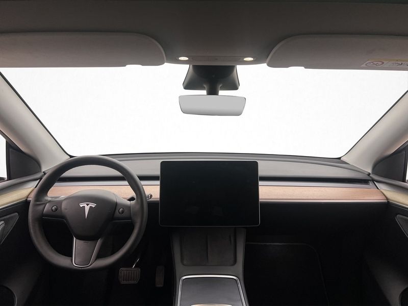 Tesla Model Y bild 13