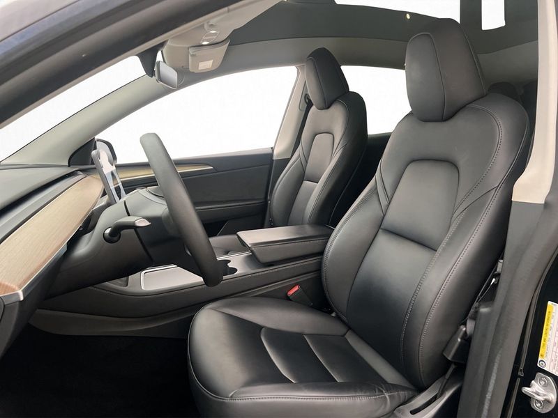 Tesla Model Y bild 12