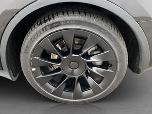 Tesla Model Y bild 31
