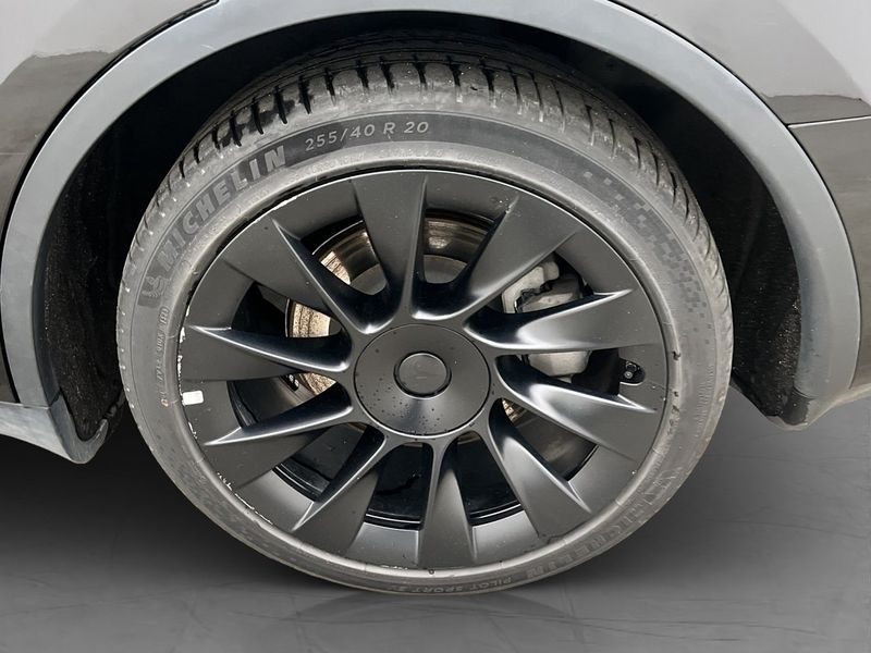 Tesla Model Y bild 31