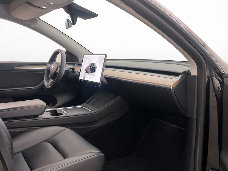 Tesla Model Y bild 29