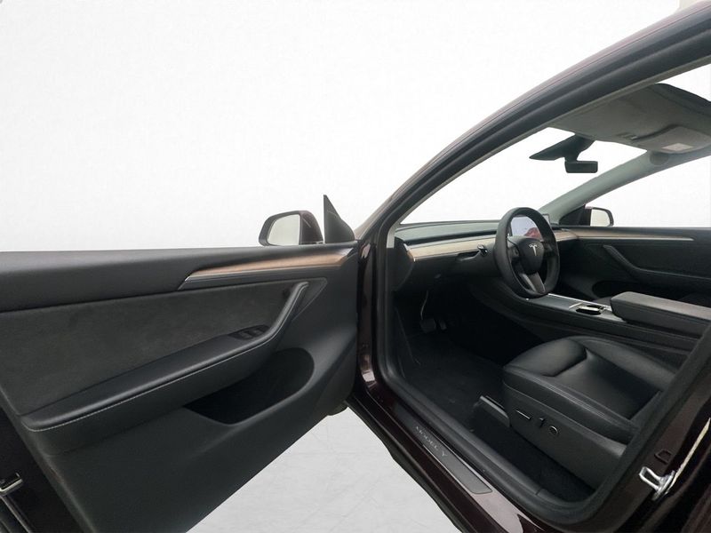 Tesla Model Y bild 13