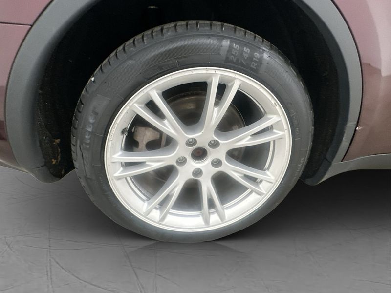 Tesla Model Y bild 32