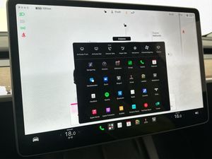 Tesla Model Y bild 24