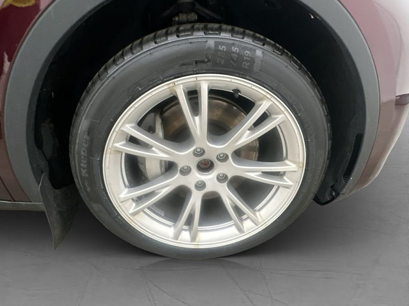 Tesla Model Y bild 33