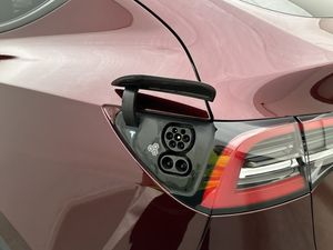 Tesla Model Y bild 35