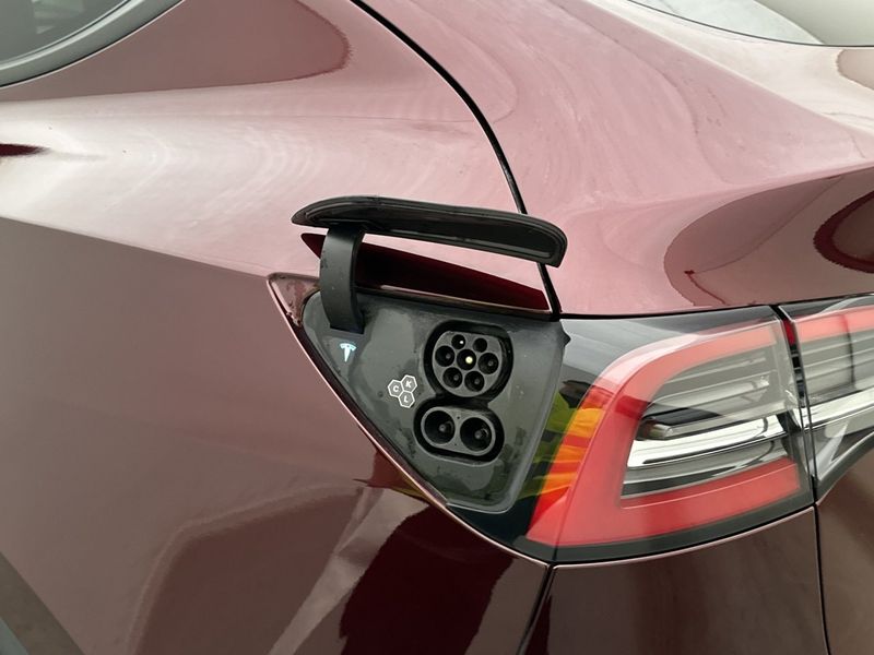 Tesla Model Y bild 35