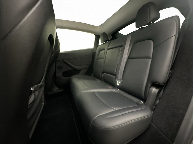 Tesla Model Y bild 28
